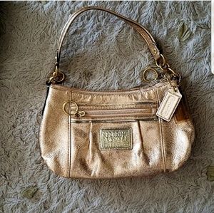 Nwot- gold metallic zipper shoulder bag excellent